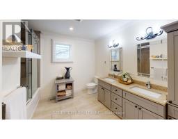 138 GUILDFORD CRESCENT - 33