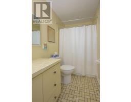 55 MAXWELL CRESCENT - 34