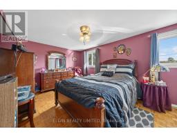 14 STIRLING CRESCENT - 15