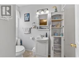 14 STIRLING CRESCENT - 22