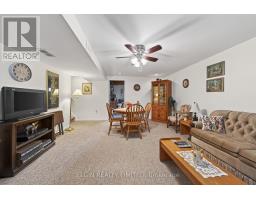 14 STIRLING CRESCENT - 26