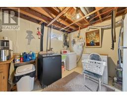 14 STIRLING CRESCENT - 27