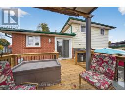 14 STIRLING CRESCENT - 32