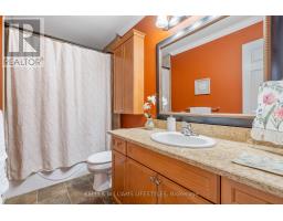 28 SCOURFIELD DRIVE - 21