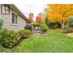 28 SCOURFIELD DRIVE - 34