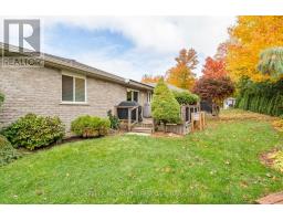 28 SCOURFIELD DRIVE - 35