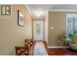 28 SCOURFIELD DRIVE - 5