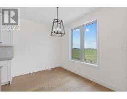 147-31(26) SCOTTS DRIVE - 18