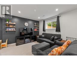 66 WELLESLEY CRESCENT - 27