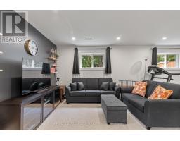 66 WELLESLEY CRESCENT - 29