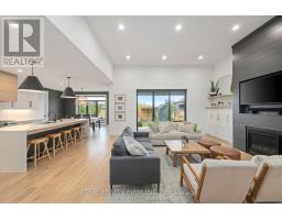 2568 LUCAS AVENUE - 9