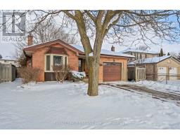 124 FAIRCHILD CRESCENT - 3