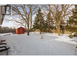 124 FAIRCHILD CRESCENT - 38