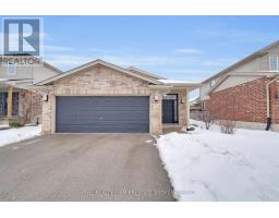 1821 BAYSWATER CRESCENT - 1