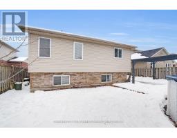 1821 BAYSWATER CRESCENT - 22