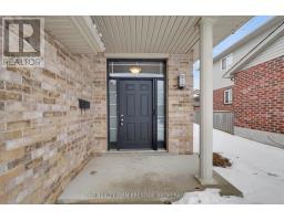 1821 BAYSWATER CRESCENT - 3