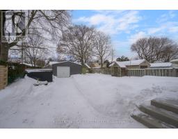 27 CRONYN CRESCENT - 4