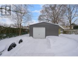 27 CRONYN CRESCENT - 6