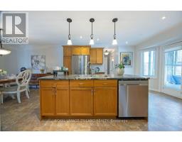 15 TIMBERLANE CRESCENT - 8