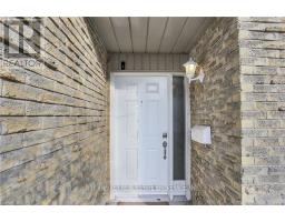 28 - 159 SANDRINGHAM CRESCENT - 3