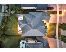 465 EAGLETRACE DRIVE - 32