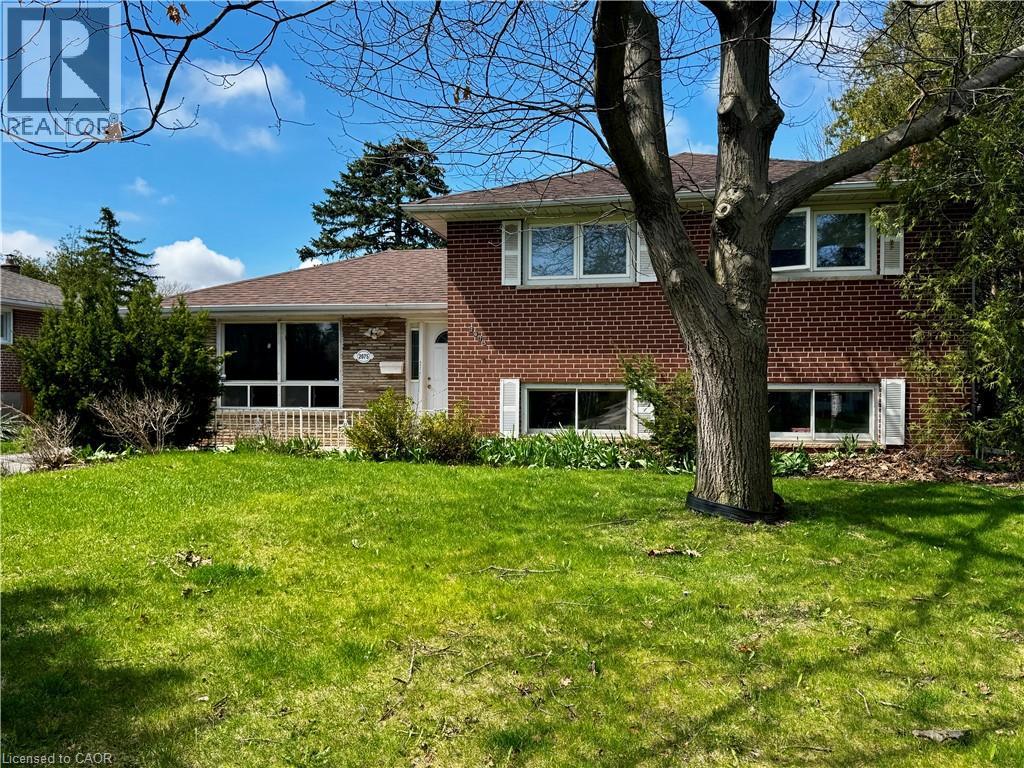 2075 SEABROOK Drive, Oakville