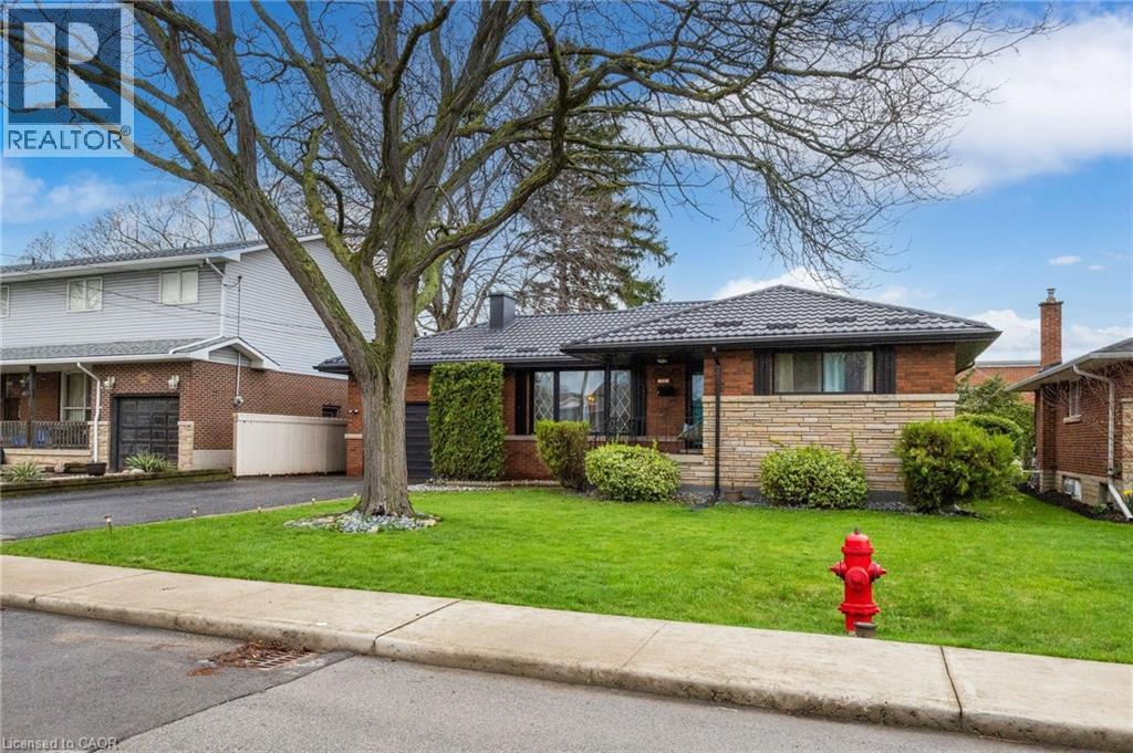 32 BELAIR Drive, Hamilton
