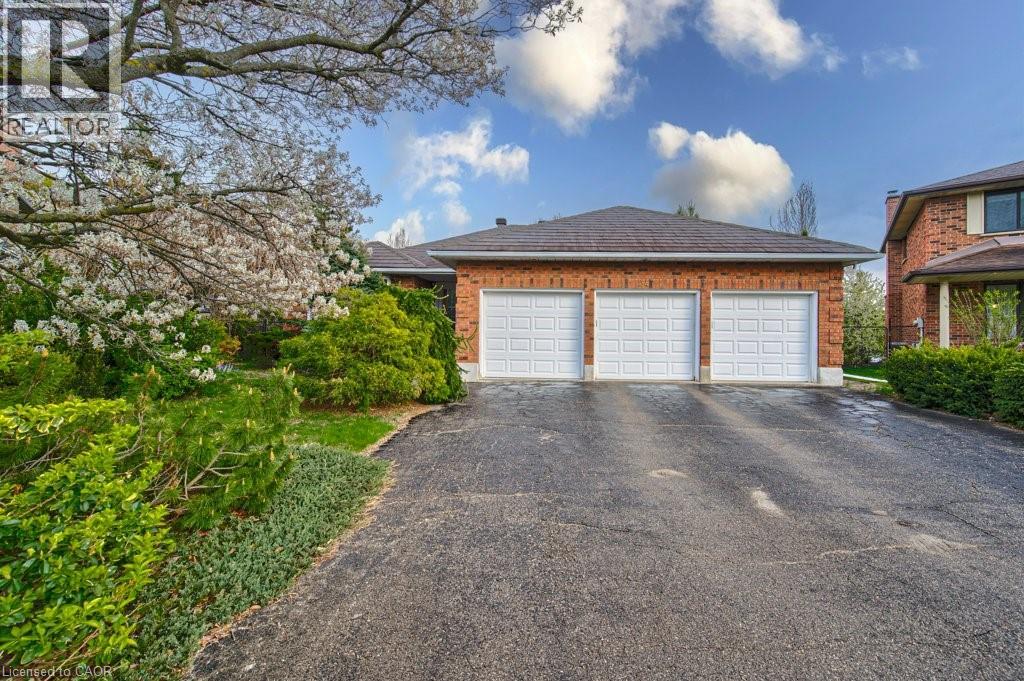 247 ROLLING ACRES Court, Kitchener