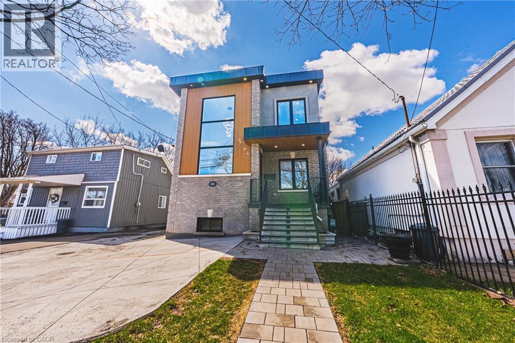68 VANSITMART Avenue, Hamilton