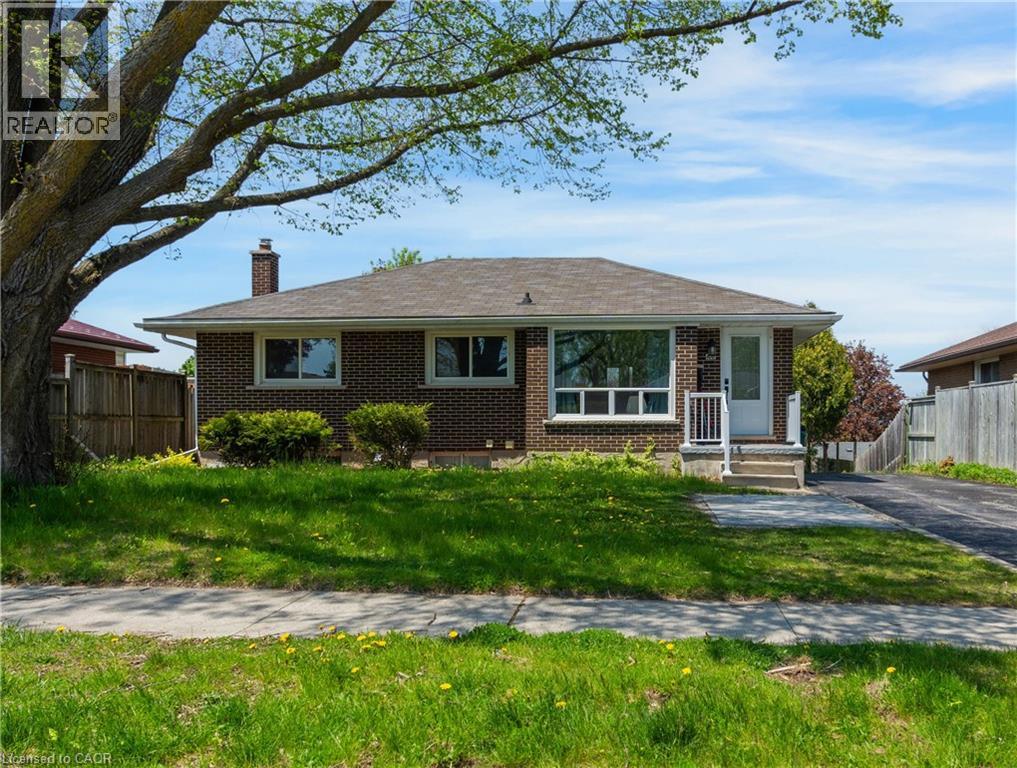 100 LAURIS Avenue, Cambridge
