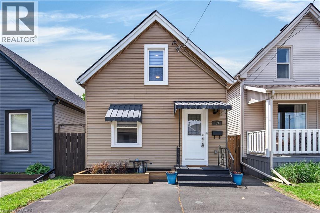 69 ROBINS Avenue, Hamilton