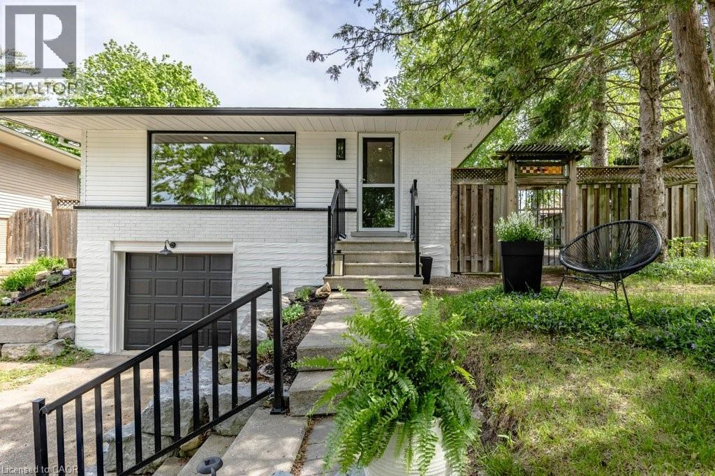 22 CHARLOTTE Crescent, Kitchener