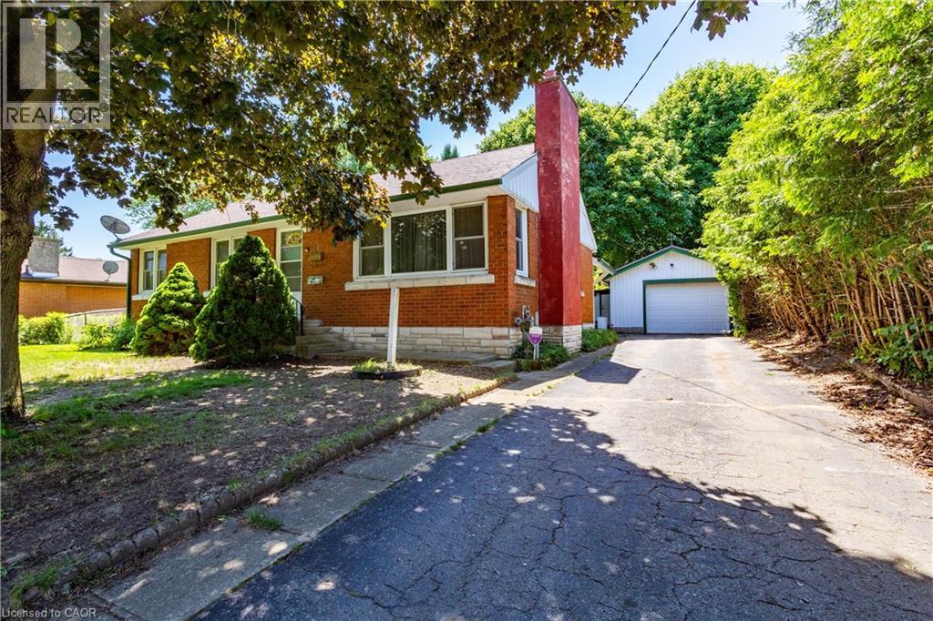 6 RICHARD Avenue, Simcoe
