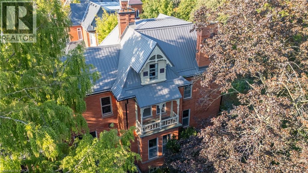 105 VANSITTART Avenue, Woodstock