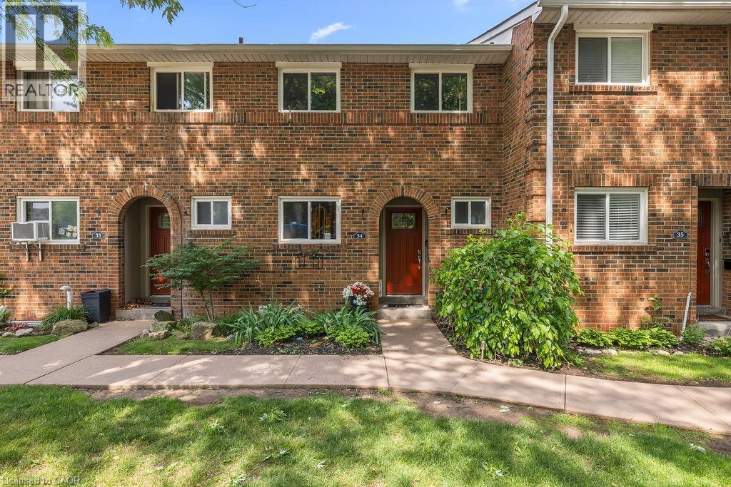 125 LIVINGSTON Avenue UnitNo. 34, Grimsby