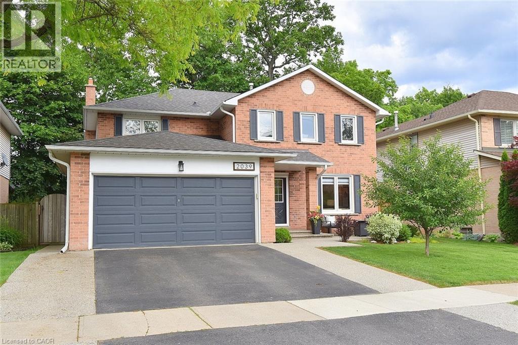 2039 HUNTERS WOOD Drive, Burlington
