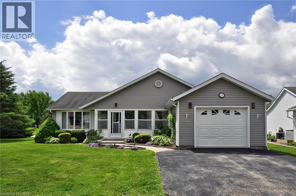 12 HEATH Place, New Hamburg