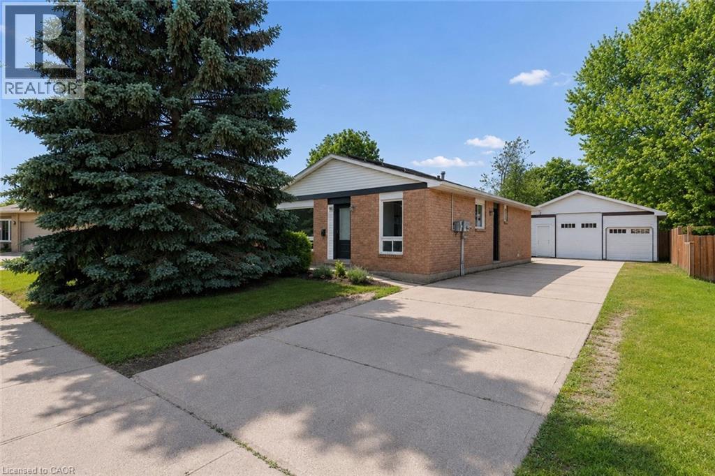 96 PATHFINDER Crescent, Kitchener