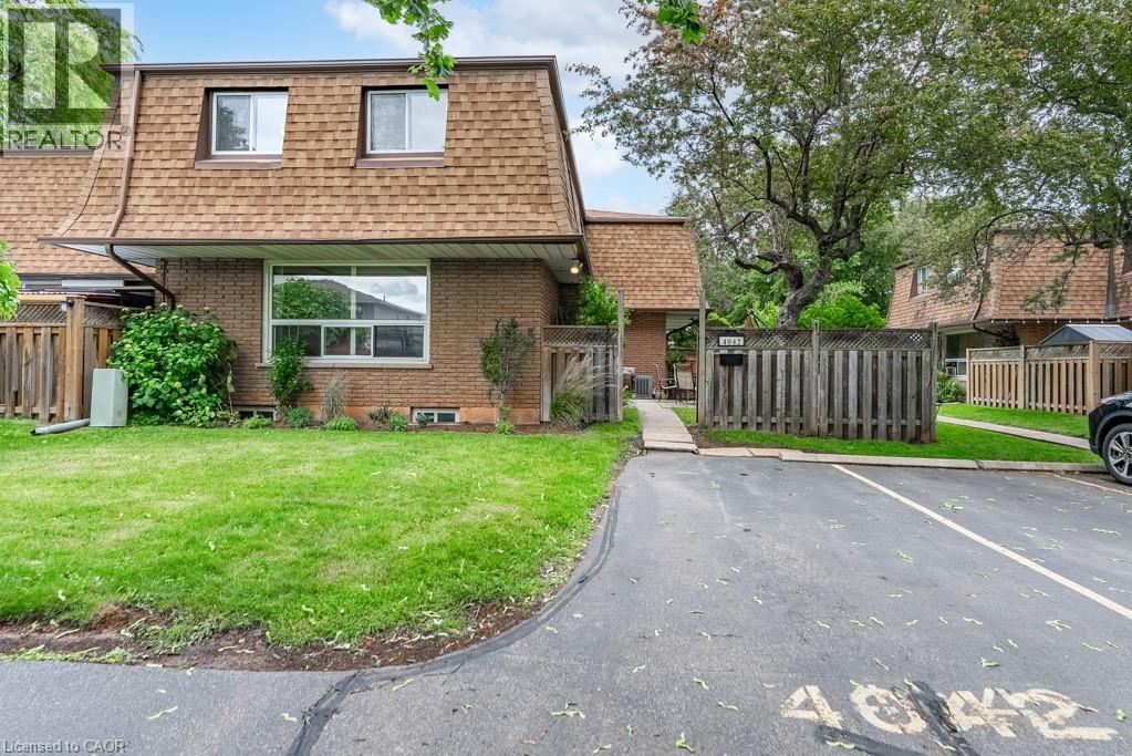 4042 LONGMOOR Drive UnitNo. 4, Burlington