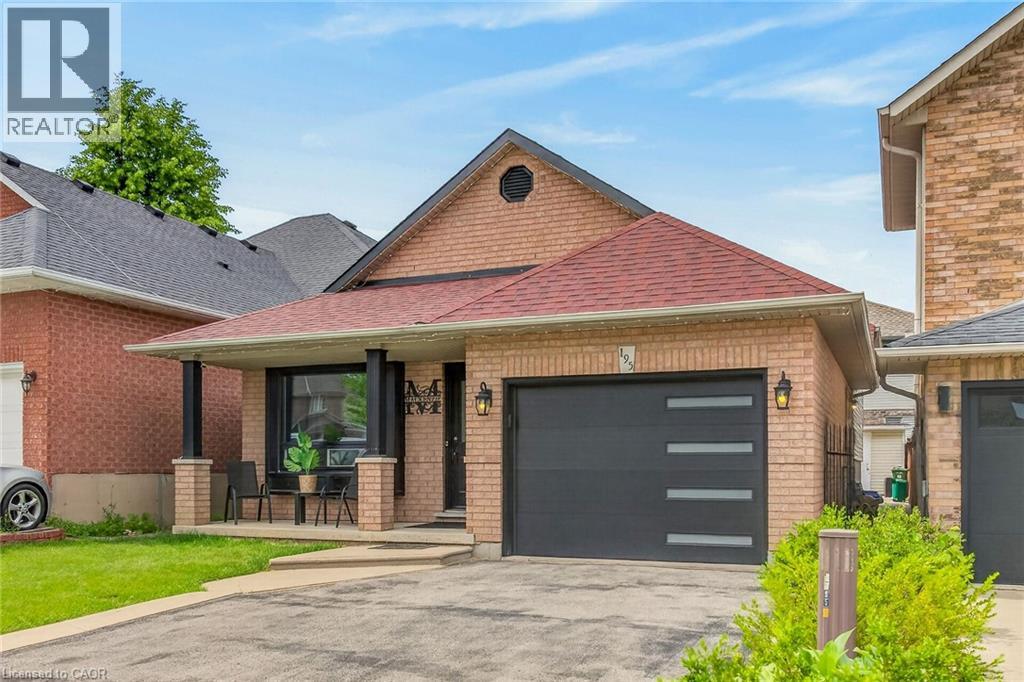 195 LOCHEED Drive, Hamilton