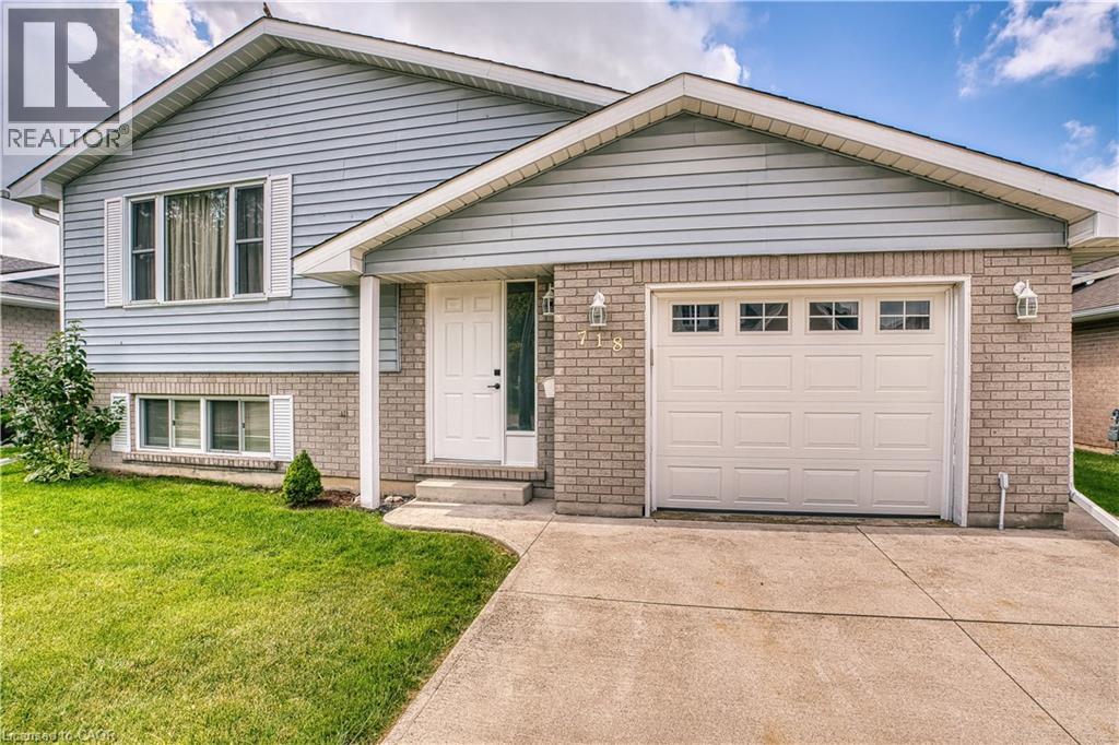 718 EDGAR Street W, Listowel