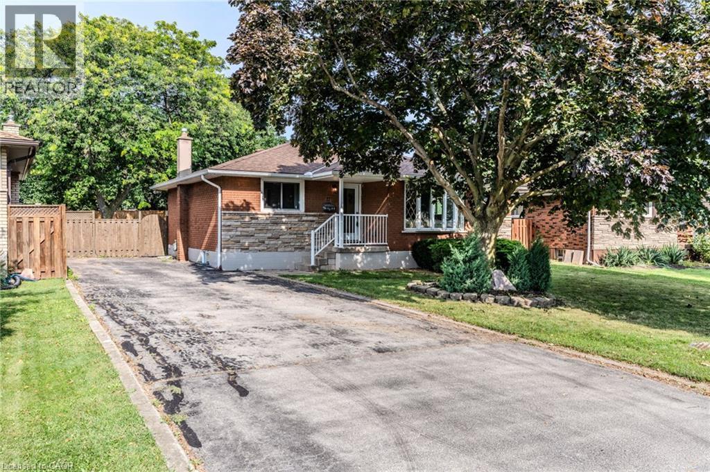 17 WOODSVIEW Avenue, Grimsby