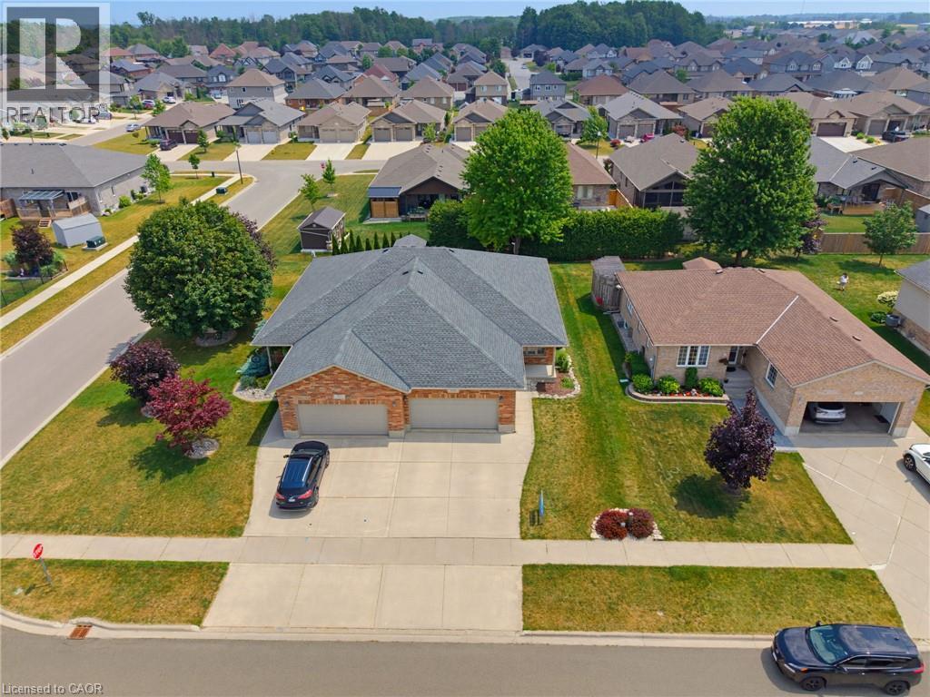 906 BAKER Avenue, Listowel
