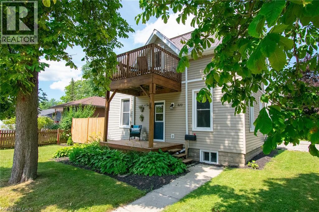 820 CEDAR Street, Dunnville