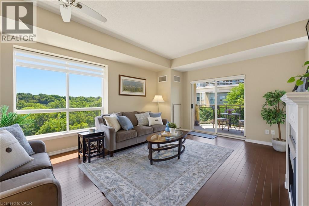 2000 CREEKSIDE Drive UnitNo. 605, Dundas