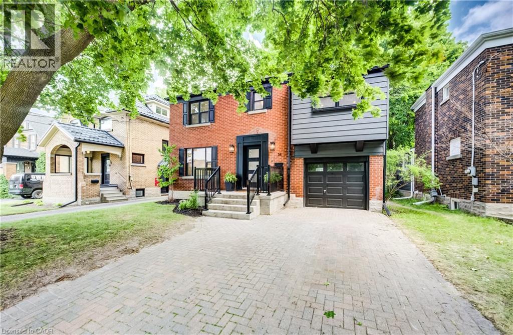 34 MOORE Avenue N, Waterloo
