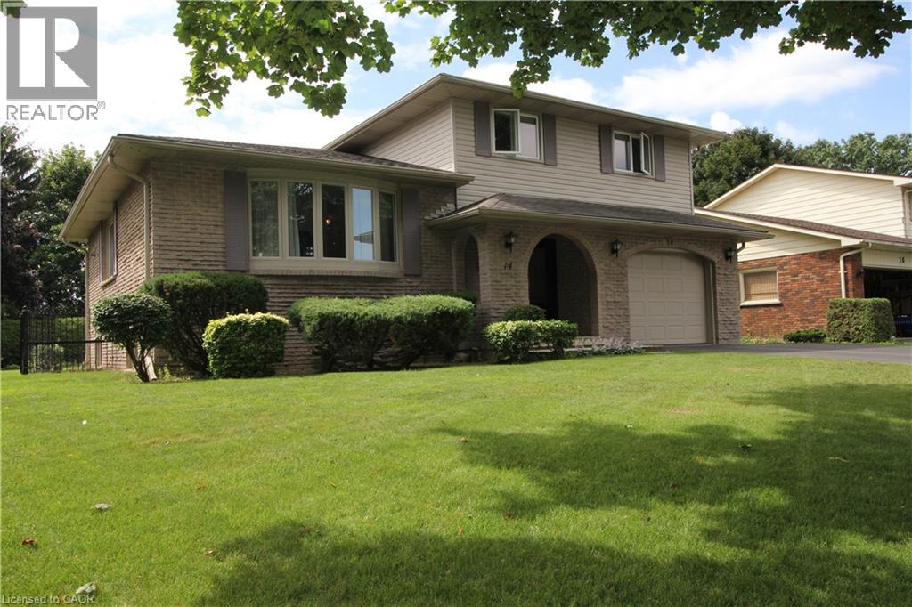 14 BERKLEY Crescent, Simcoe