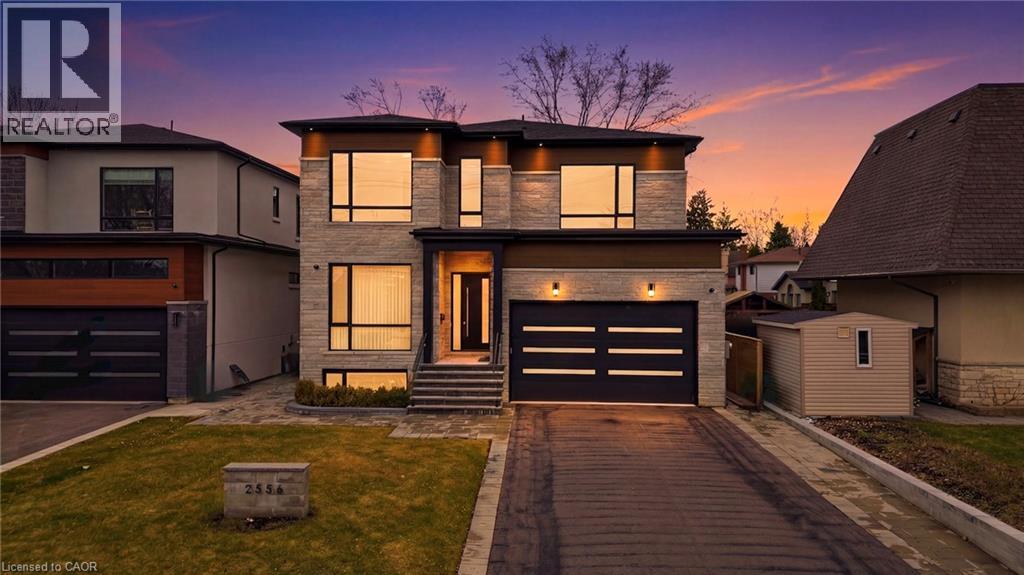 2556 GLENGARRY Road, Mississauga