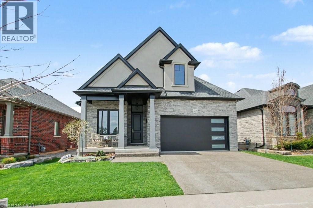 38 SWAN Avenue, Fonthill