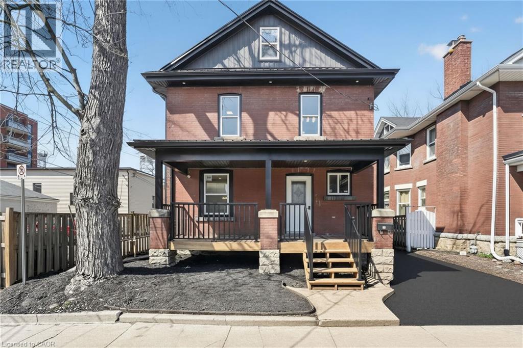 20 AVENUE Place, Welland